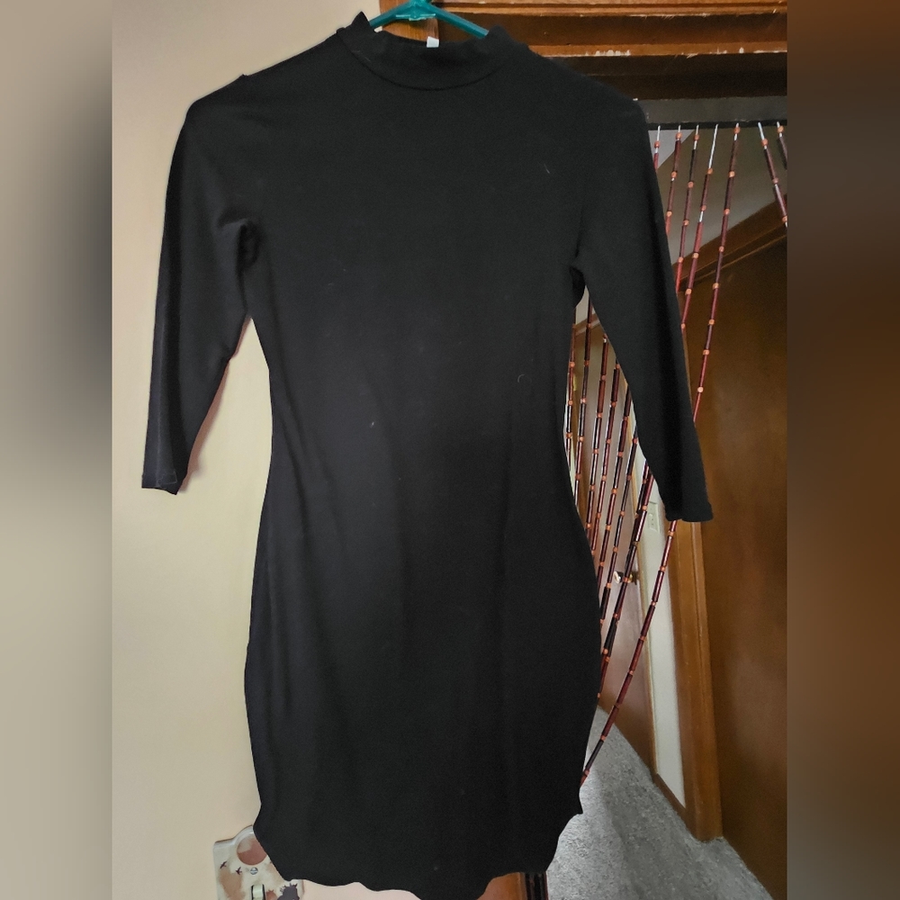 BLACK DRESS